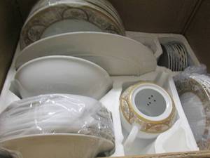 lot 72 image: China Dinnerware Set 8 place Settin...
