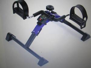 lot 86 image: Color Pedal Exerciser open box Reta...