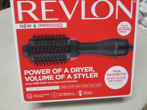 lot 118 image: Revlon Hair Dryer & Volumizer open ...