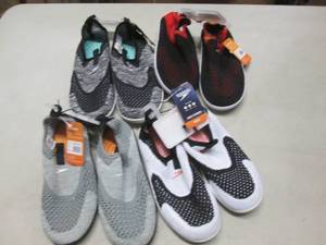lot 147 image: 3 pr Small(11-2) 1 pr Large (2-3) W...