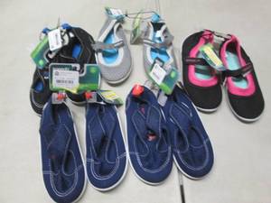 lot 149 image: 5 pr Size Large(9-10) Water Shoes N...