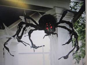 lot 199 image: Giant Spider with Red Eyes Retail $...