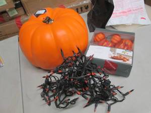lot 228 image: Halloween Lot, Pumpkins & lights(te...
