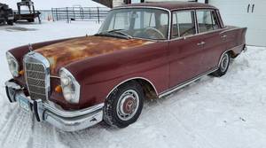 lot 1 image: Mercedes-Benz