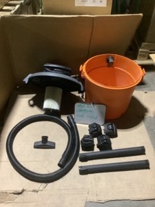 lot 42 image: RIDGID 16 GAL 5.0 PEAK HP WETDRY SHOP VACUUM WIH FLITER HOSE AND ACCESSORIES