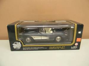 lot 25 image: ROAD TOUGH  - CHEVROLET 1957 CORVETTE - 118 SCALE DIE-CAST - NEW IN BOX - SEE PICTURES