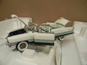 lot 29 image: THE FRANKLIN MINT THE 1955 PACKARD CARIBBEAN - 124 SCALE - AWESOME - NEW IN BOX - SEE PICTURES