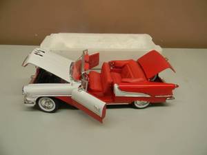 lot 35 image: WELLY 1955 OLDSMOBILE SUPER 88 CONVERT- DIE-CAST NICE - SEE PICTURES