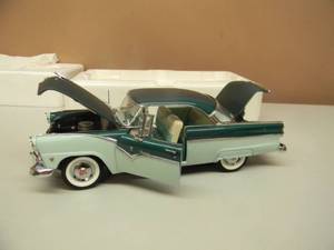 lot 59 image: THE DANBURY MINT 1955 FORD FAIRLANE VICTORIA LIMITED EDITION - 124 SCALE - NEW IN BOX EXCELLENT CONDITION - GREAT PIECE - SEE PICTURES