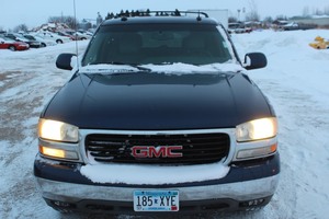 lot 6889 image: 2003 GMC Yukon XL 1500 SLE  1500 SLT