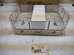 lot 525 image: Labatts Blue Hockey Rink Tray...