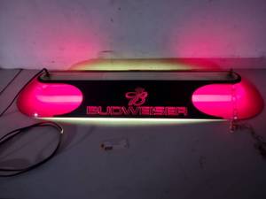lot 19 image: Budweiser Pool Table Light, Works...