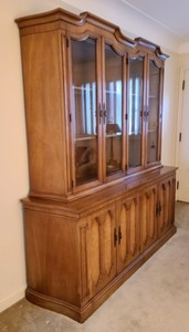 lot 2 image: Large Mid Century Display Hutch