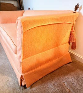 lot 4 image: Vintage Peach Sofa