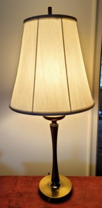 lot 6 image: Brass Table Lamp