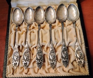 lot 16 image: Sterling Demitasse Spoon Set