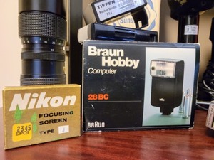 lot 22 image: Large Variety of Vintage Cameras and More