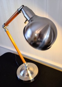 lot 79 image: Adjustable Desk Lamp