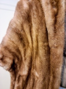 lot 82 image: Vintage Womens Fur Cape