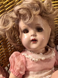 lot 57 image: Vintage Resin Dolls