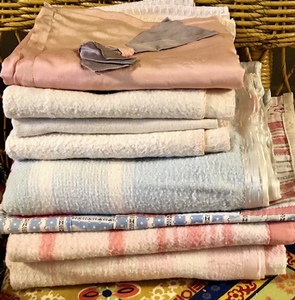 lot 58 image: Vintage Doll Linens