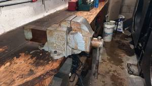 lot 72 image: 4 Prentiss Bulldog Vise