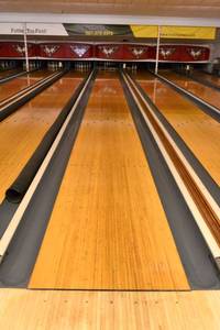 lot 5 image: Bowling Lane - 42 x 60 x 2 Thick - Wood Only