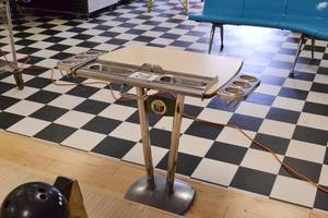 lot 26 image: Vintage Brunswick Scoring Table w Cup Holders