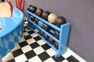 lot 36 image: Bowling Ball Rack