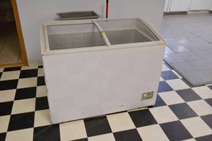 lot 38 image: Avanti Sliding Top Freezer - Tested and Cools
