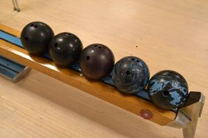 lot 51 image: (5) Bowling Balls