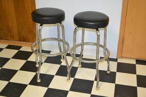 lot 61 image: (2) Padded Bar Stools