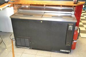 lot 39 image: Beverage-Air Bottle Cooler - Tested and Cools