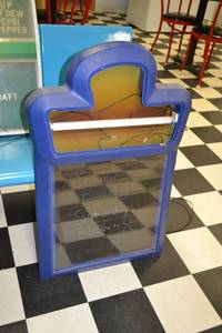 lot 97 image: Vintage 7-UP Lighted Sign Board  Blue Sign Board