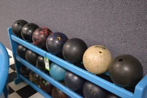 lot 47 image: (7) Bowling Balls