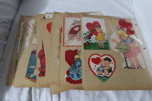 lot 13 image: Vintage Valentine Lot