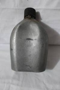 lot 20 image: 1945 SMCO WW2 Canteen