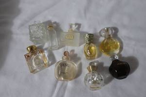 lot 25 image: Tiny Perfume & Cologne Bottle Lot
