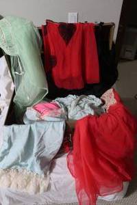 lot 68 image: Vintage Suitcase & Lingerie
