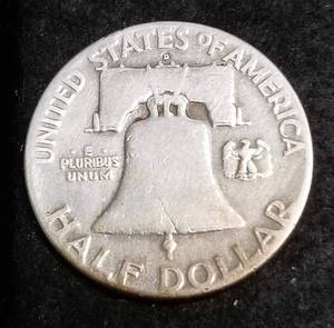 lot 05 image: 1948-D FRANKLIN SILVER HALF DOLLAR