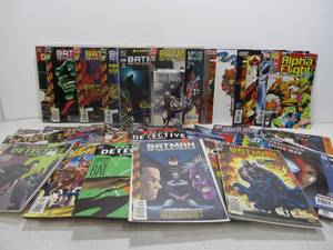 lot 10 image: Large Lot of Assorted Comics etc