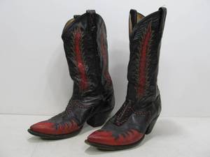 lot 16 image: Pair of Mens TONY LAMA Red & Black Leather Cowboy Boots