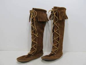 lot 17 image: Pair of Ladies Tall MINNETONKA Leather Moccasin Boots