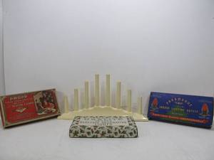 lot 25 image: Nice Group of Vintage Christmas Lights wBoxes