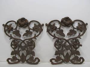 lot 50 image: Matching Pair of Vintage Cast Iron Architectural Pieces