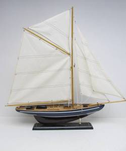 lot 51 image: Large Wooden Clipper Ship Display