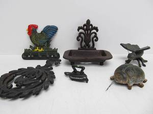lot 52 image: Group of Cast Iron Items - Trivet Key Rack etc