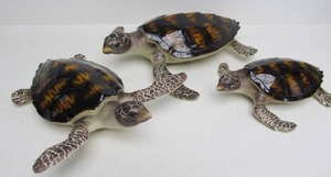 lot 54 image: Set of 3 Turtle Wall Hangings