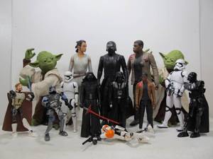 lot 60 image: Large Group of Big STAR WARS Action Figures etc