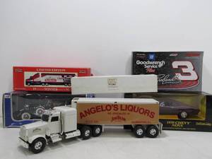lot 106 image: Group of Diecast Trucks & Classic Cars